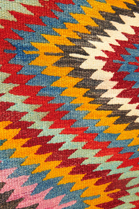 Vintage Anatolian Kilim   140x198 cm .