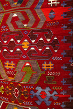 Lade das Bild in den Galerie-Viewer, Vintage Anatolian Kilim   88x161 cm .
