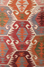 Lade das Bild in den Galerie-Viewer, Vintage Anatolian Barak Kilim  145x266 cm .
