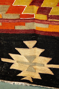 Vintage Anatolian Kilim  160x266 cm .