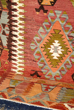 Lade das Bild in den Galerie-Viewer, Vintage Anatolian Cal Kilim  170x293 cm
