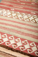 Lade das Bild in den Galerie-Viewer, Vintage Anatolian Runner Kilim  78x367 cm .
