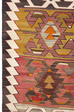 Lade das Bild in den Galerie-Viewer, Vintage Anatolian Barak Kilim  150x262 cm .
