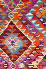 Lade das Bild in den Galerie-Viewer, Vintage Anatolian Kilim  124x262 cm .

