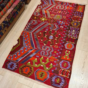 Vintage Anatolian Kilim   88x161 cm .
